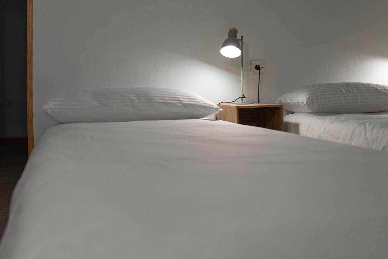 Hostal Santa Cruz سانتياغو دي كومبوستيلا المظهر الخارجي الصورة