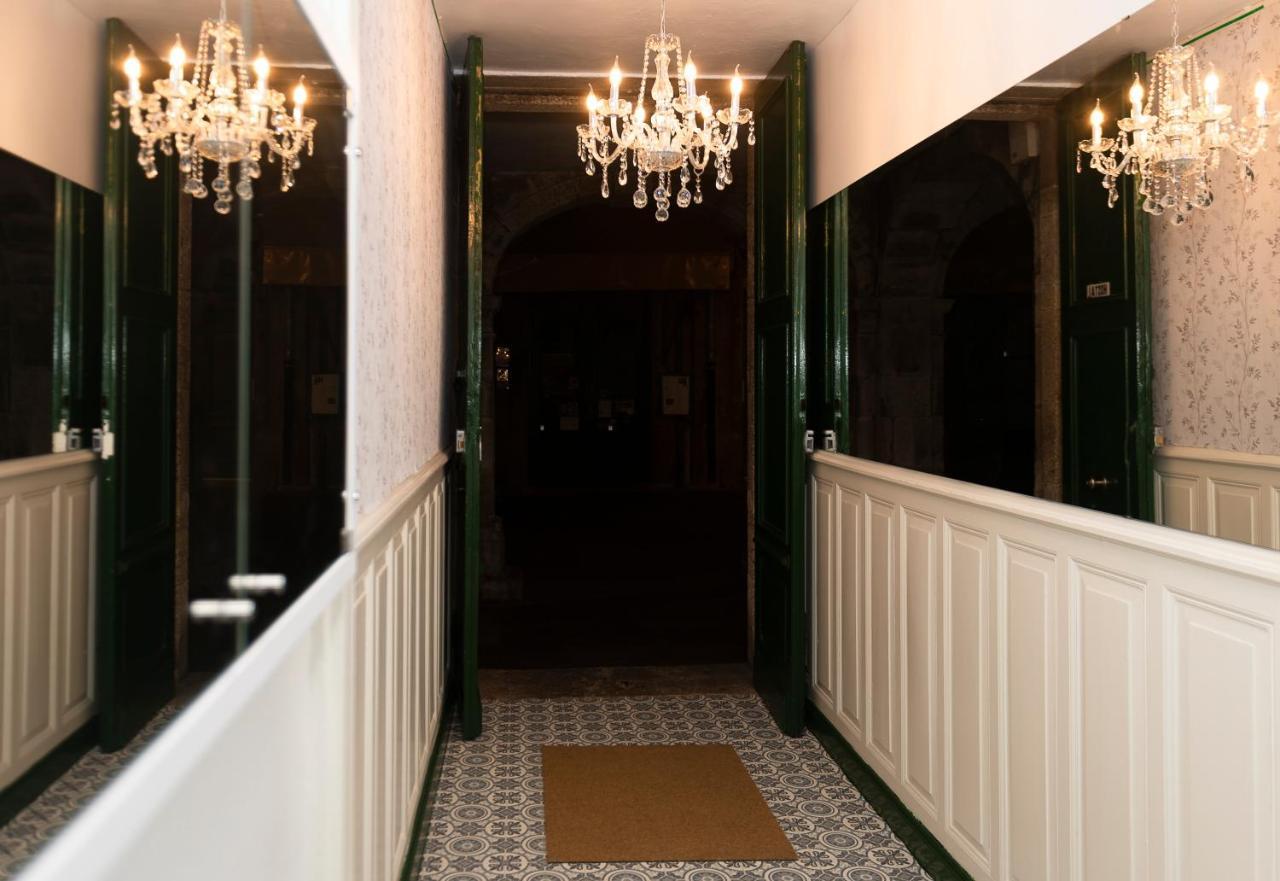 Hostal Santa Cruz سانتياغو دي كومبوستيلا المظهر الخارجي الصورة