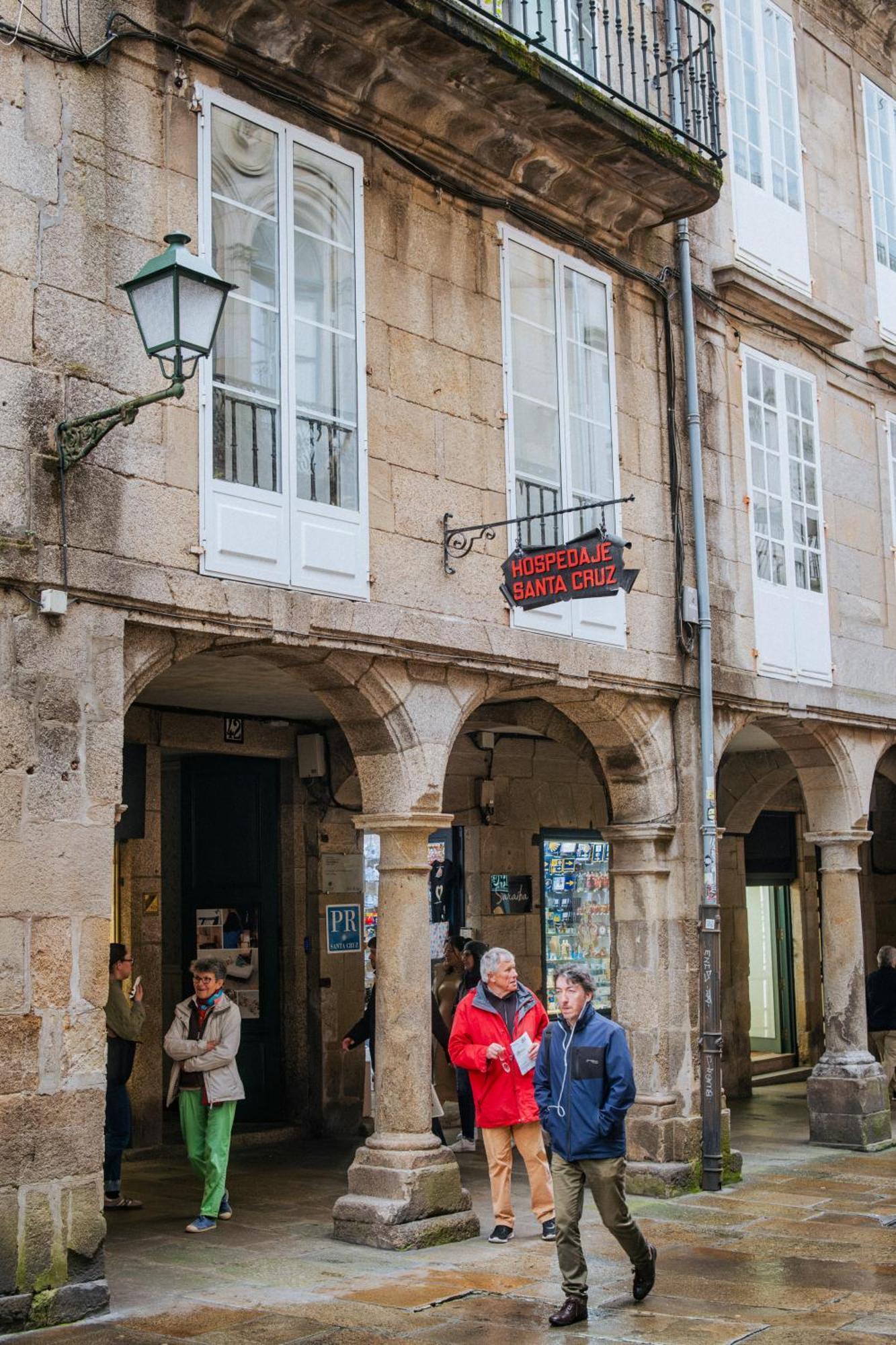 Hostal Santa Cruz سانتياغو دي كومبوستيلا المظهر الخارجي الصورة