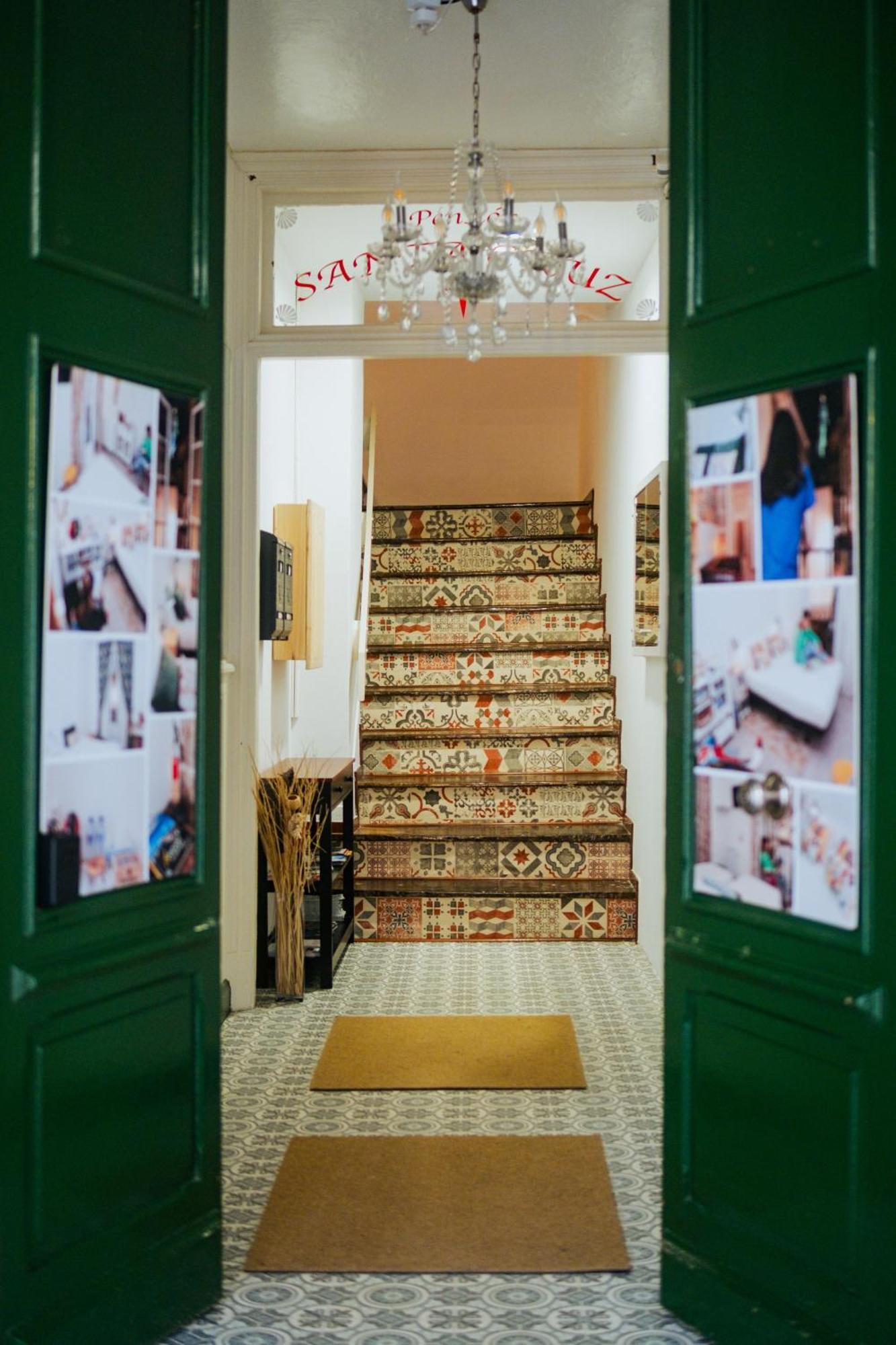 Hostal Santa Cruz سانتياغو دي كومبوستيلا المظهر الخارجي الصورة