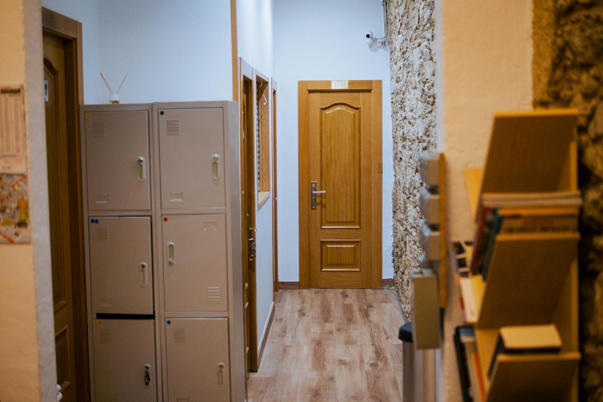 Hostal Santa Cruz سانتياغو دي كومبوستيلا المظهر الخارجي الصورة